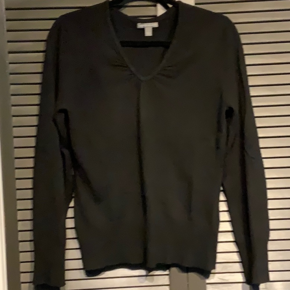 Women’s V-Neck Sweater - Black